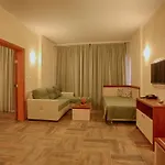 Ljuljak Ξενοδοχείο