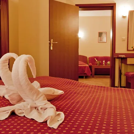 Ljuljak 3* Aranyhomok