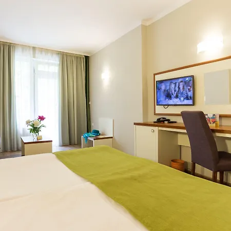 Ljuljak 3* Aranyhomok