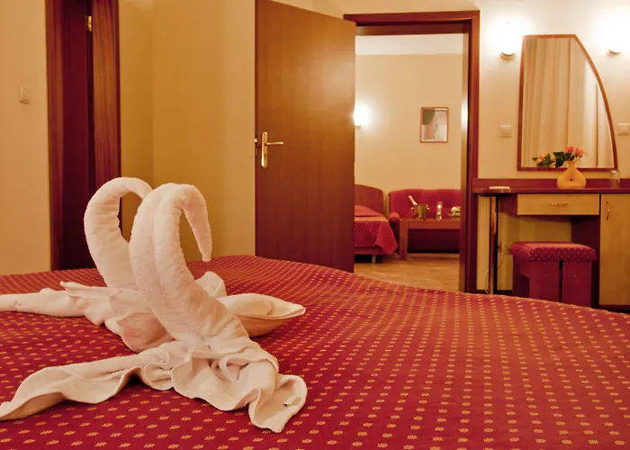 Ljuljak 3* غولدن ساندز